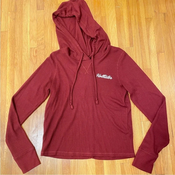 Hollister Tops - 3/$25 Hollister Burgundy Maroon Waffle Knit Hoodie Size Medium